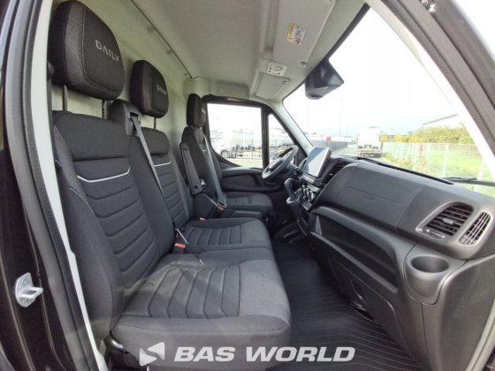 イヴェコ・デイリー 35C21 クローズド・ボックス・バン