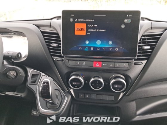 イヴェコ・デイリー 35C21 クローズド・ボックス・バン