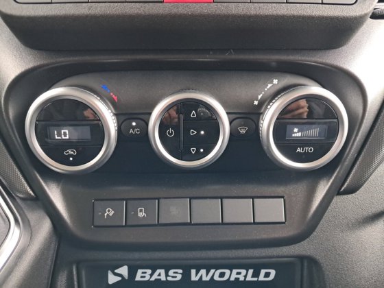 イヴェコ・デイリー 35C21 クローズド・ボックス・バン