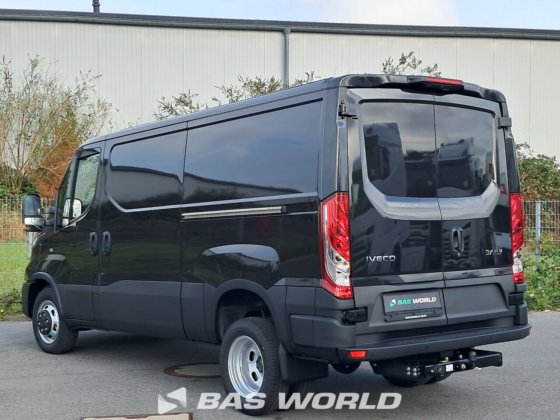 イヴェコ・デイリー 35C21 クローズド・ボックス・バン