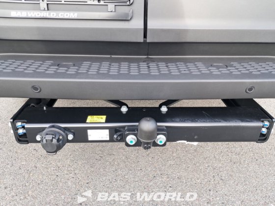 イヴェコ・デイリー 35C21 クローズド・ボックス・バン