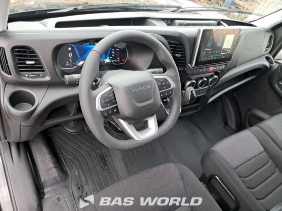 イヴェコ・デイリー 35C21 クローズド・ボックス・バン