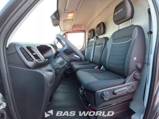 イヴェコ・デイリー 35C21 クローズド・ボックス・バン