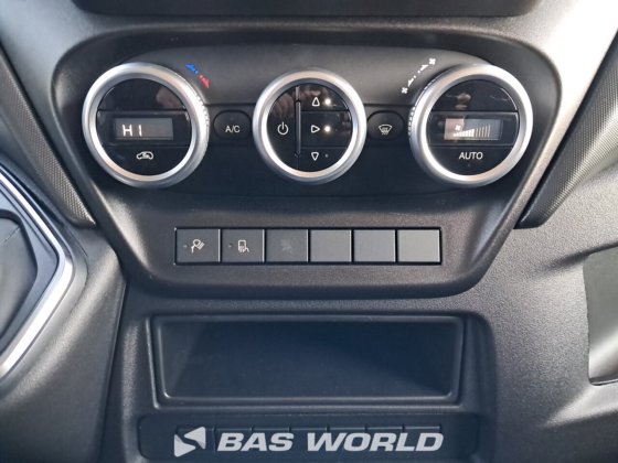 イヴェコ・デイリー 35C21 クローズド・ボックス・バン