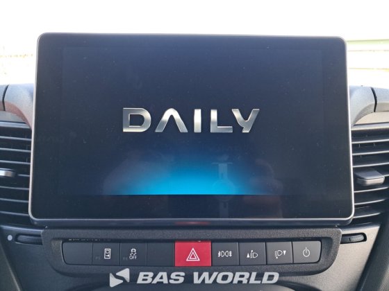 イヴェコ・デイリー 35C21 クローズド・ボックス・バン