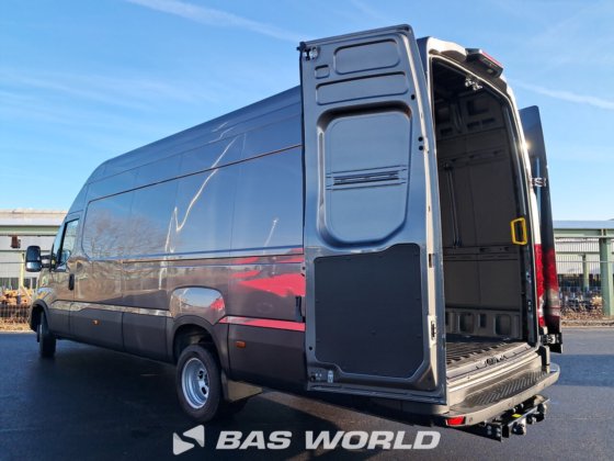 イヴェコ・デイリー 35C21 クローズド・ボックス・バン