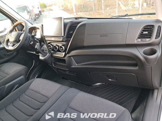 イヴェコ・デイリー 35C21 クローズド・ボックス・バン