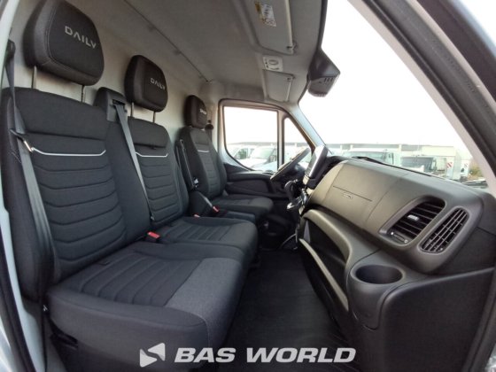 イヴェコ・デイリー 35C21 クローズド・ボックス・バン