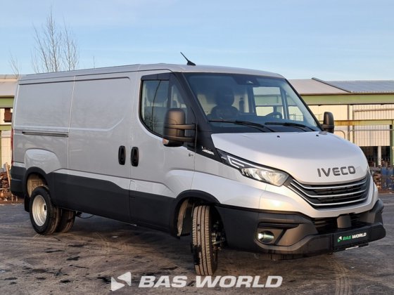 イヴェコ・デイリー 35C21 クローズド・ボックス・バン