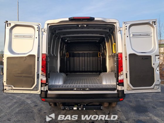 イヴェコ・デイリー 35C21 クローズド・ボックス・バン