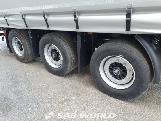 ケーゲル・カーテンサイド・セミトレーラー