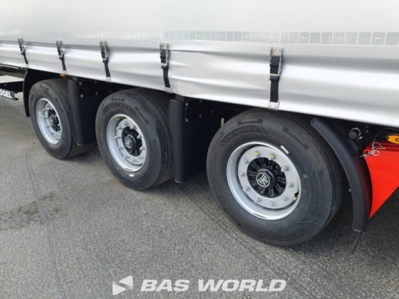 ケーゲル・カーテンサイド・セミトレーラー