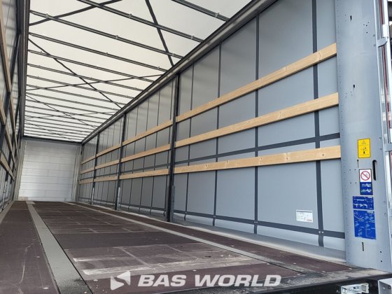 ケーゲル・カーテンサイド・セミトレーラー