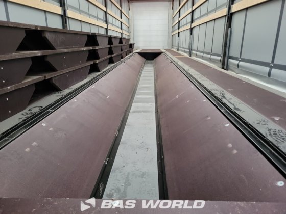 ケーゲル・カーテンサイド・セミトレーラー