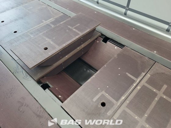 ケーゲル・カーテンサイド・セミトレーラー