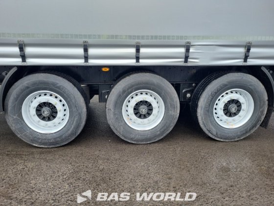 ケーゲル・カーテンサイド・セミトレーラー