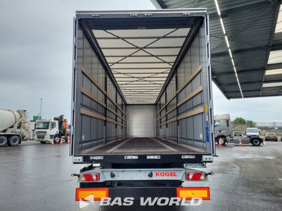 ケーゲル・カーテンサイド・セミトレーラー