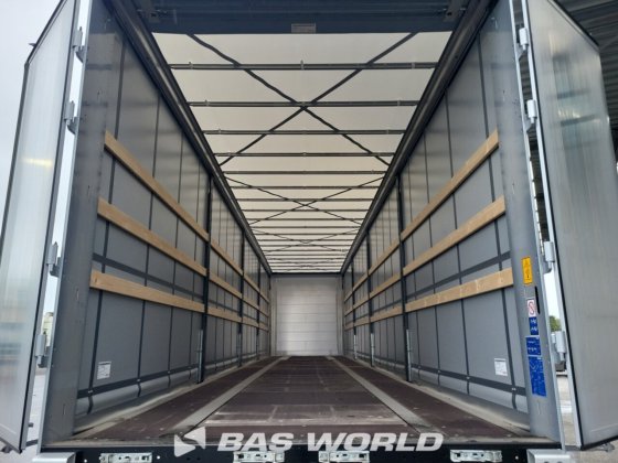 柯格尔帘边半挂车