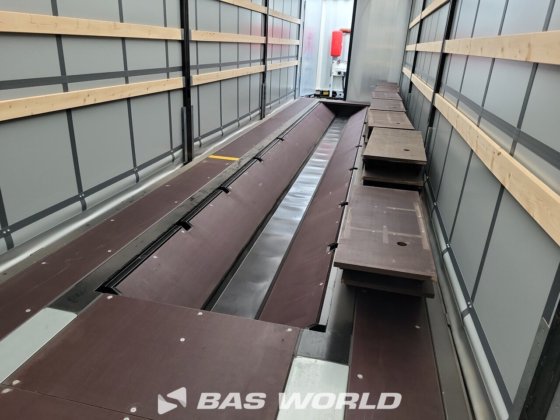 柯格尔帘边半挂车