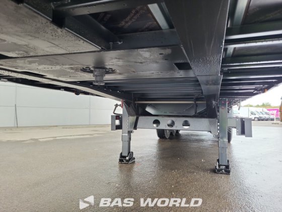 柯格尔帘边半挂车