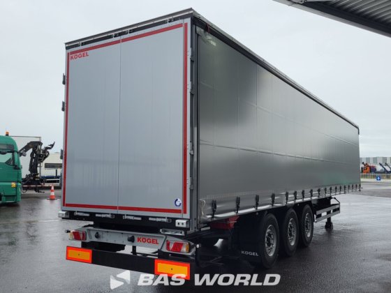 柯格尔帘边半挂车