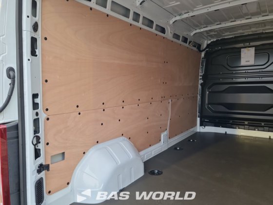 ルノー マスター 130PK クローズド・ボックス・バン