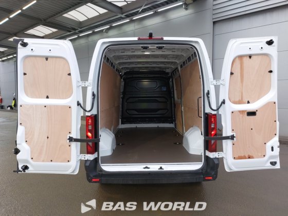 ルノー マスター 130PK クローズド・ボックス・バン