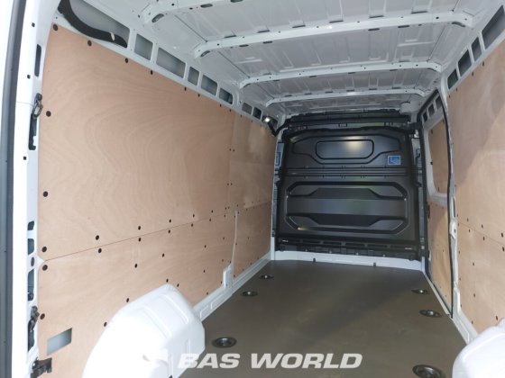 ルノー マスター 130PK クローズド・ボックス・バン