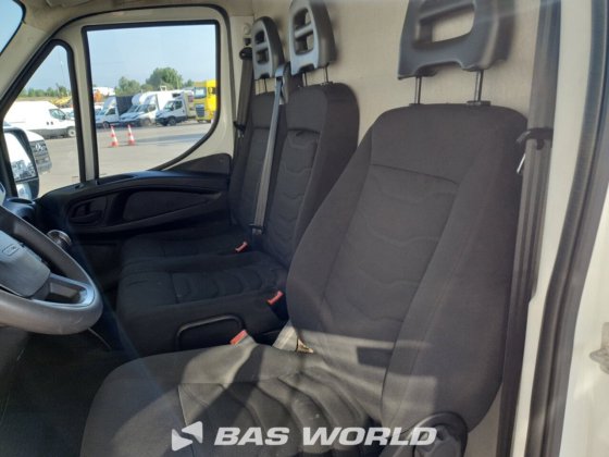 イヴェコ・デイリー 35S13 クローズド・ボックス・バン