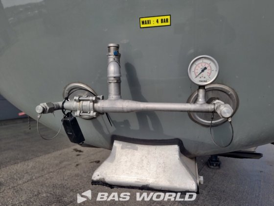 马扎尔坦克半拖车