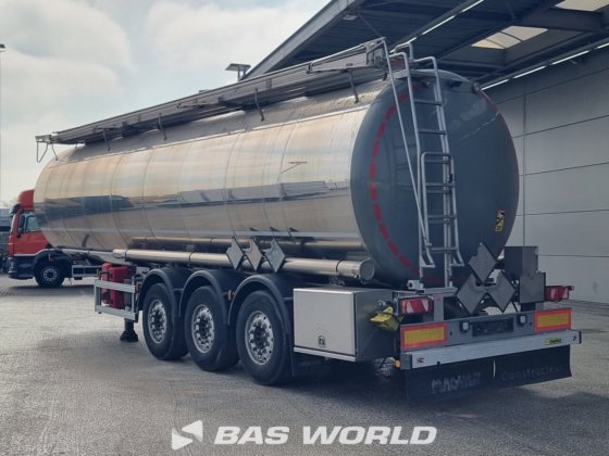 马扎尔坦克半拖车