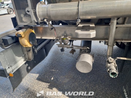 马扎尔坦克半拖车