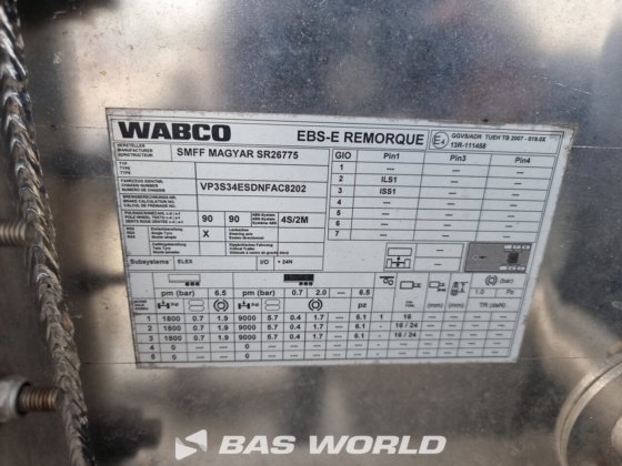 马扎尔坦克半拖车