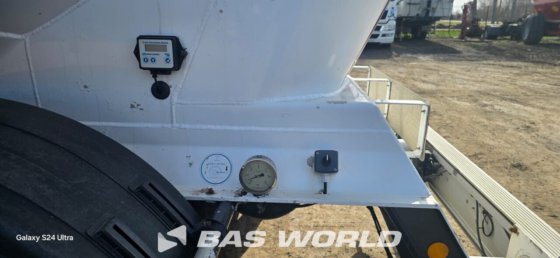 斯皮策坦克半拖车