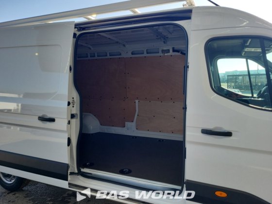 ルノー マスター 130PK クローズド・ボックス・バン