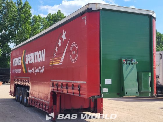 肯普夫窗帘边半挂车