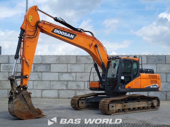 斗山 DX225 LC-7 履带式挖掘机