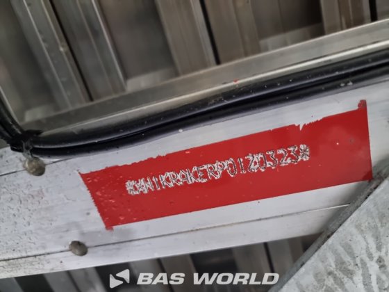 クレーカー・ウォーキング・フロア