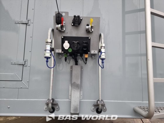 クレーカー・ウォーキング・フロア