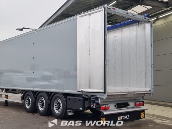 クレーカー・ウォーキング・フロア