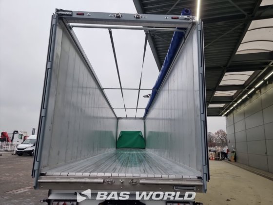 クレーカー・ウォーキング・フロア