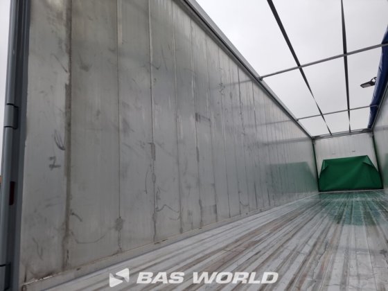 クレーカー・ウォーキング・フロア