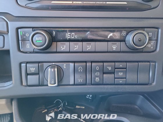 スカニア G360 6X2 ターフルゴ冷凍トラック