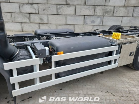 沃尔沃 FE 320 6X2 底盘卡车