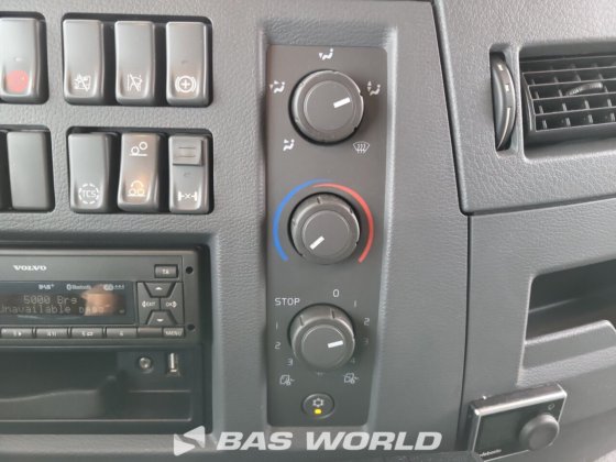 沃尔沃 FE 320 6X2 底盘卡车