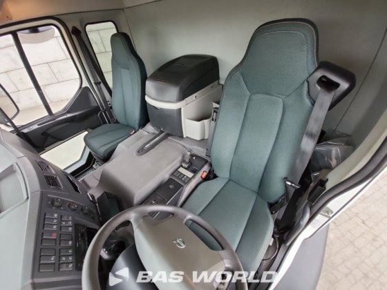 沃尔沃 FE 320 6X2 底盘卡车