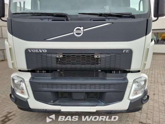 沃尔沃 FE 320 6X2 底盘卡车