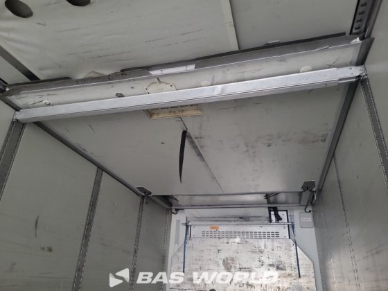 クローネキャリアベクター 1950Mt 冷蔵セミトレーラ