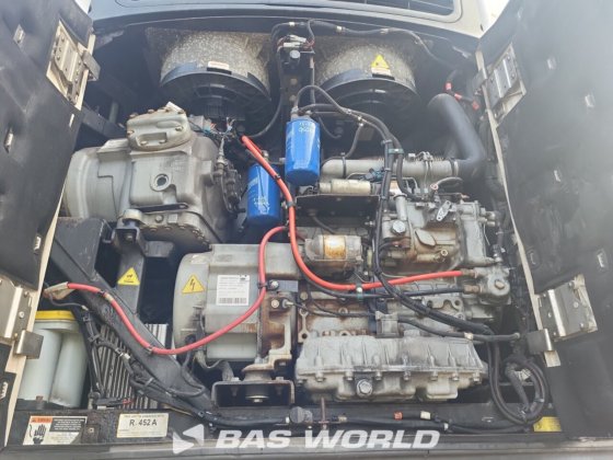 クローネキャリアベクター 1950Mt 冷蔵セミトレーラ