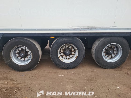 クローネキャリアベクター 1950Mt 冷蔵セミトレーラ